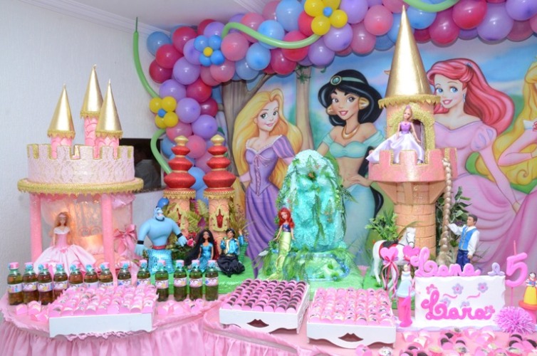 Imagem Decoraão de Festa Infantil - Motivo Temtico As Princesas Maria Fumaa Festas (03)