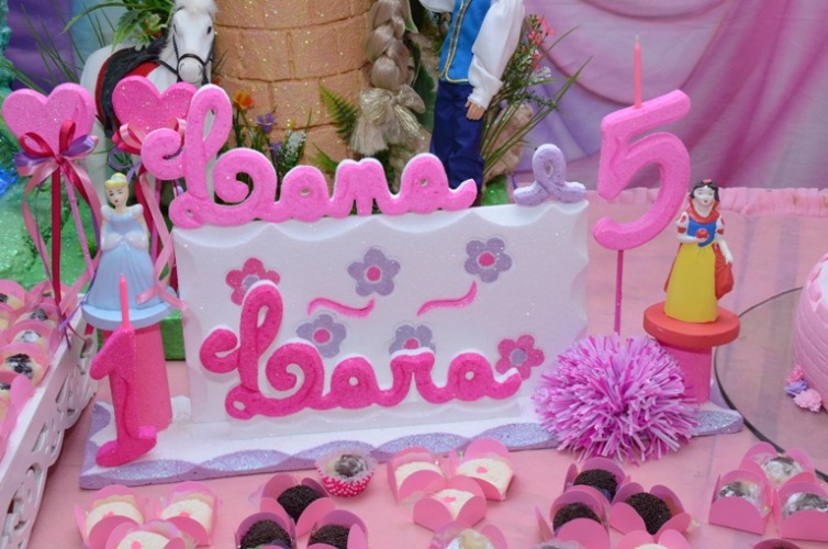 Imagem Decoraão de Festa Infantil - Motivo Temtico As Princesas Maria Fumaa Festas (05)